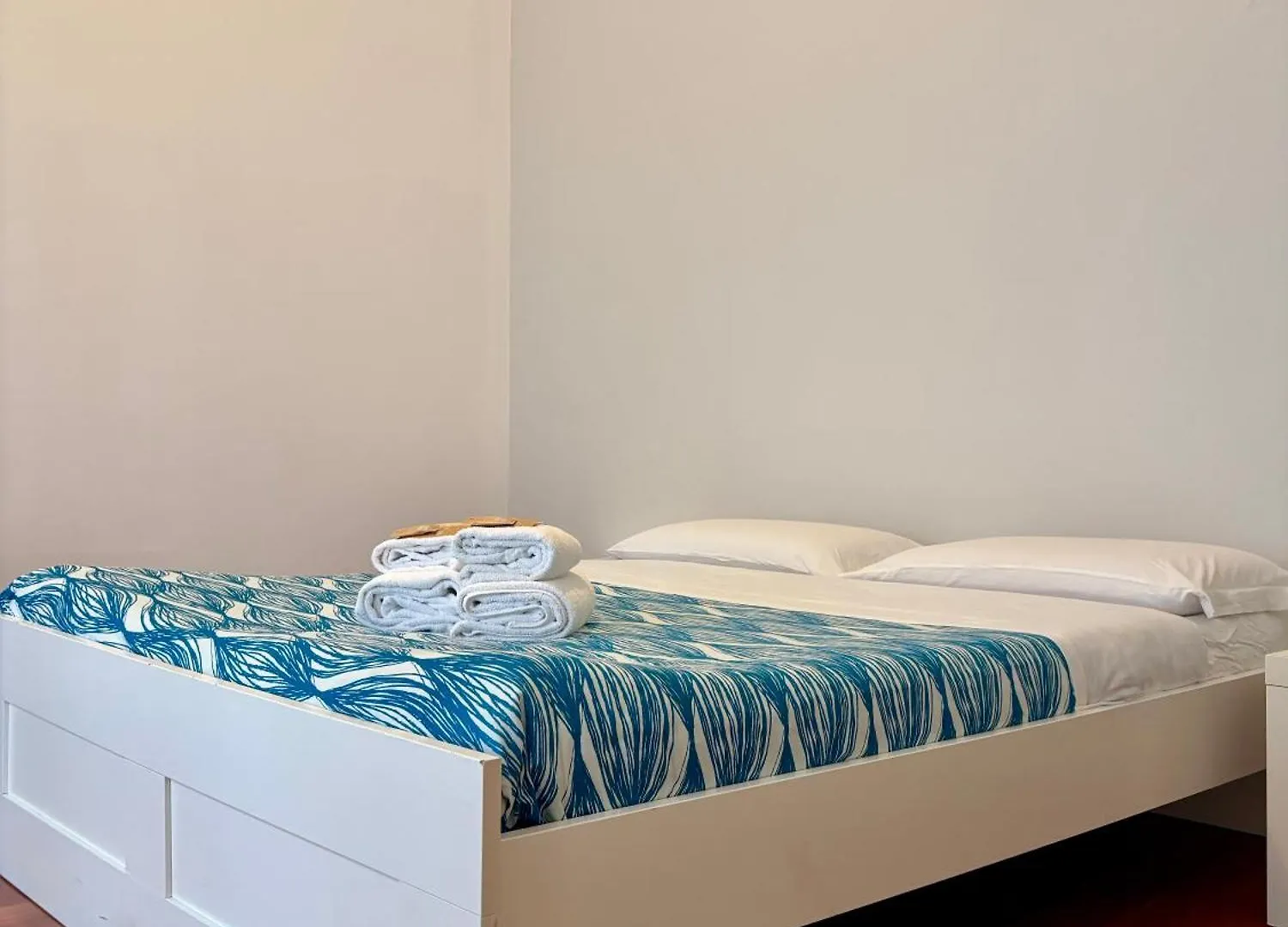 Castelnuovo Rooms #Politeama Палермо