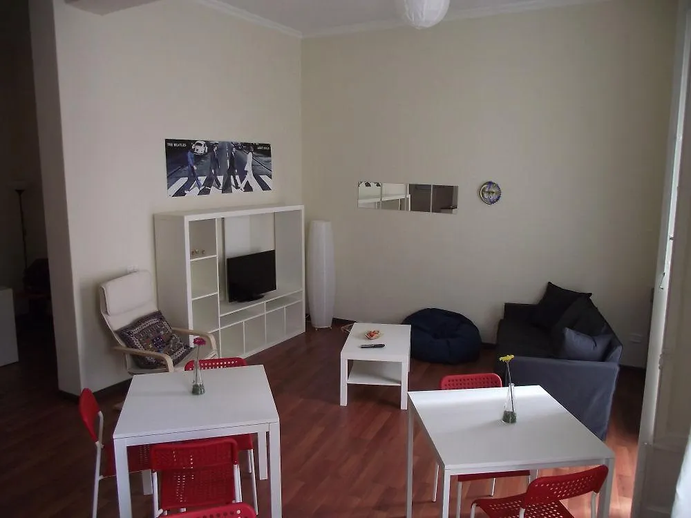 Castelnuovo Rooms #Politeama Палермо