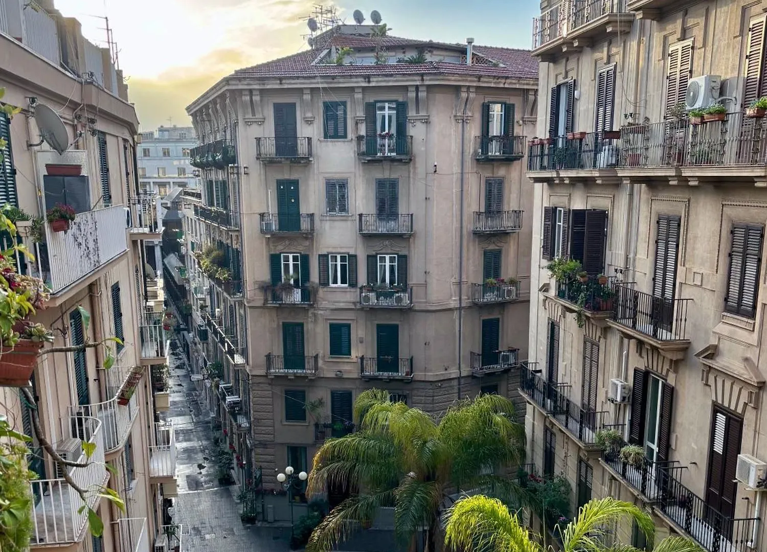 Castelnuovo Rooms #Politeama Palermo