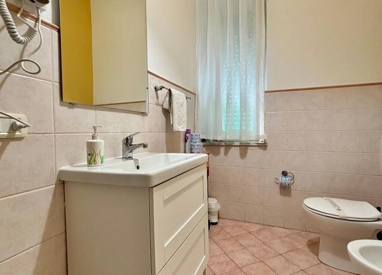 Castelnuovo Rooms #Politeama Palermo 0*,