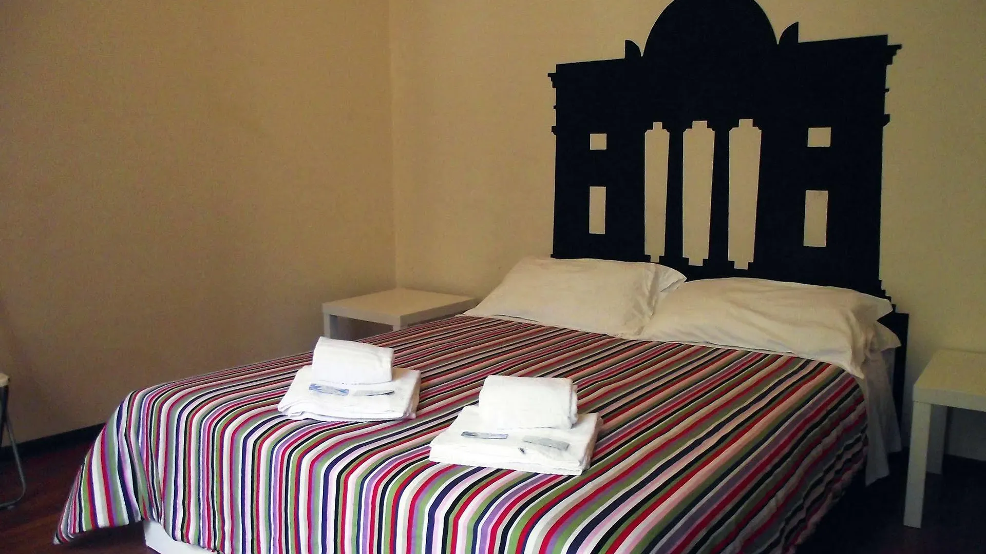 Castelnuovo Rooms #Politeama Palermo
